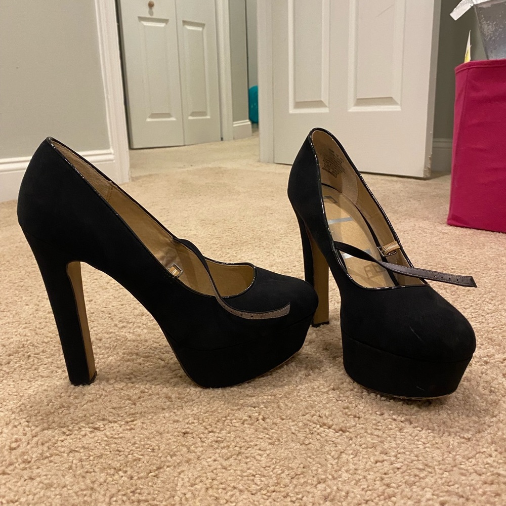 Mary Jane pumps